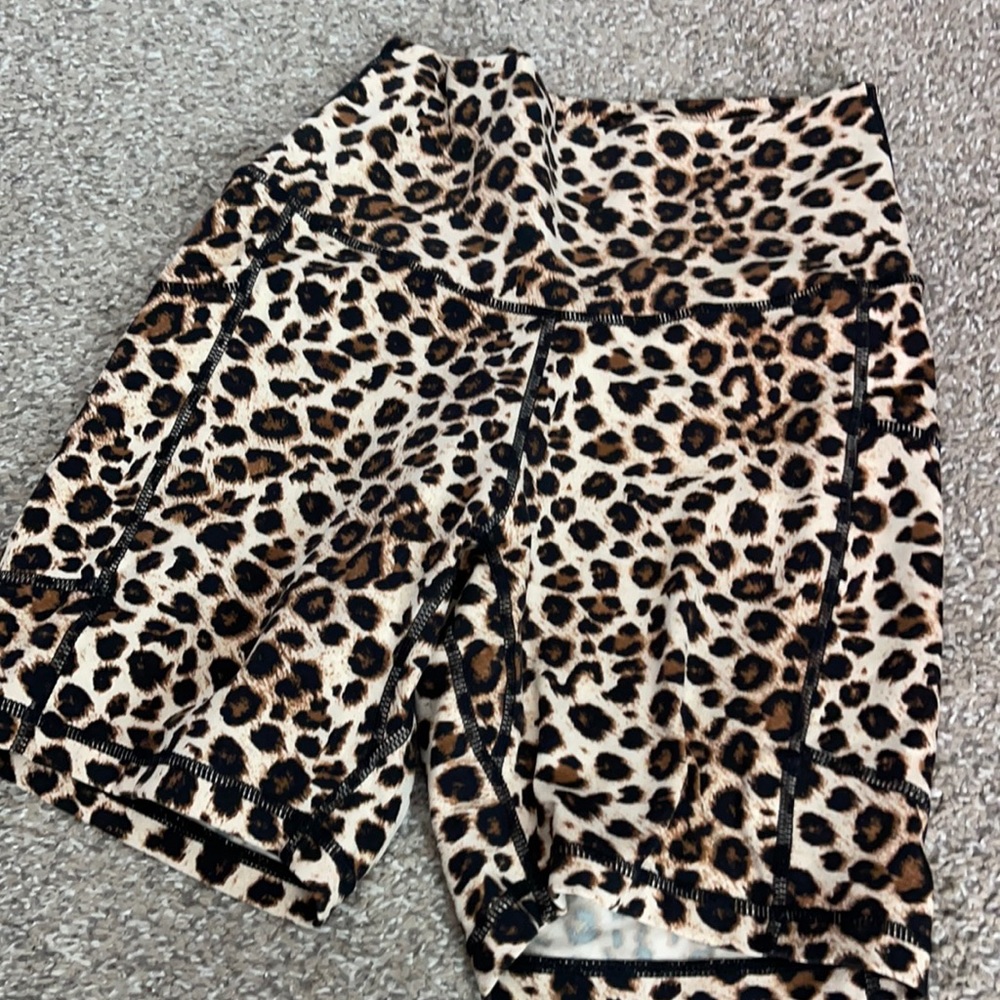 Colorfulkoala size small shorts